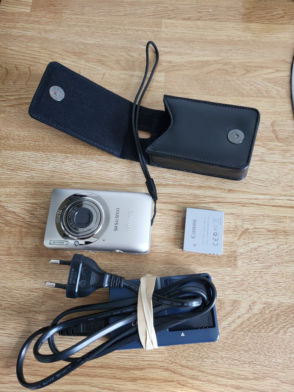 Camera  canon ixus 115 hs full hd