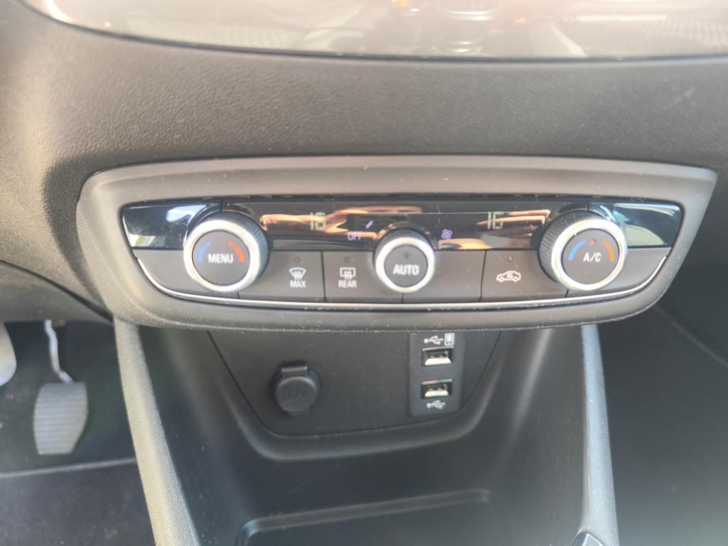 Opel Crossland X 1.2 turbo online edition