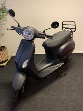 AGM VX 50 NU 895,= RIJKLAAR