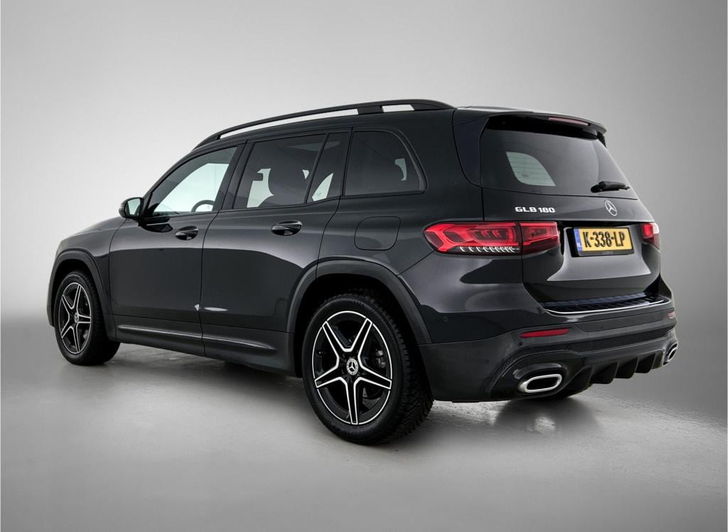 Mercedes-Benz Glb 180 business solution amg | panoramadak | sfeerverlichtin