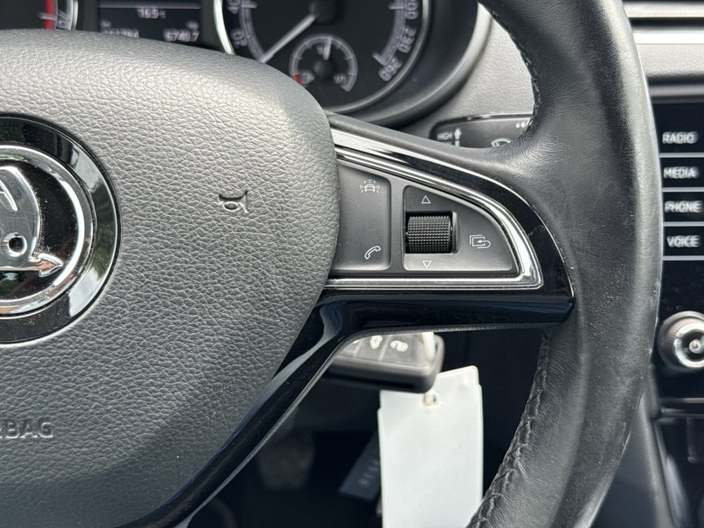 Skoda Octavia combi 1.0 tsi ambition business | nl-auto | navi | carplay | 