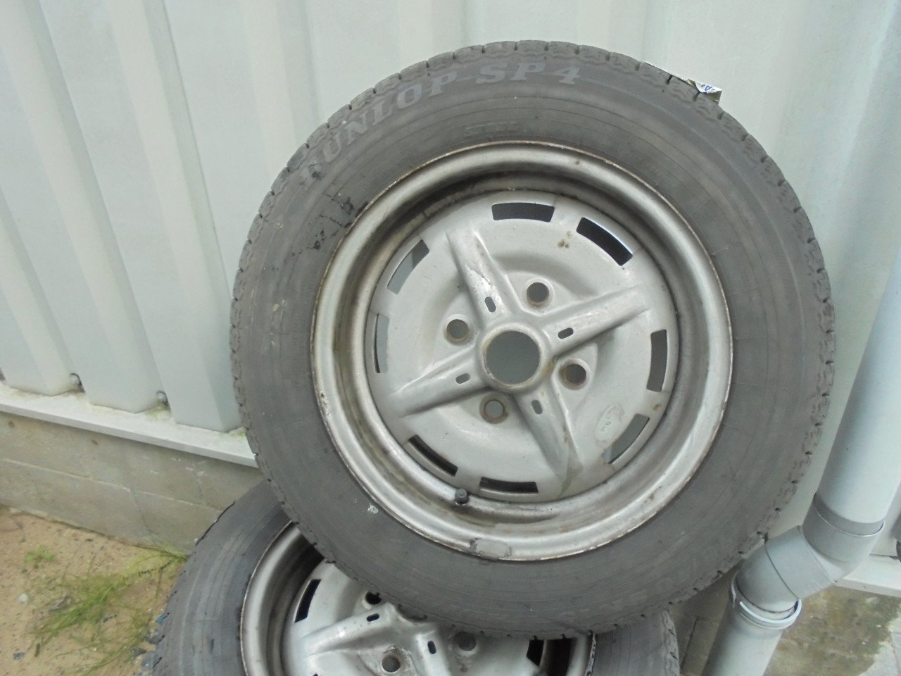 Originele Volkswagen Kever Stalen Wielen Met Banden 175/70 SR15
