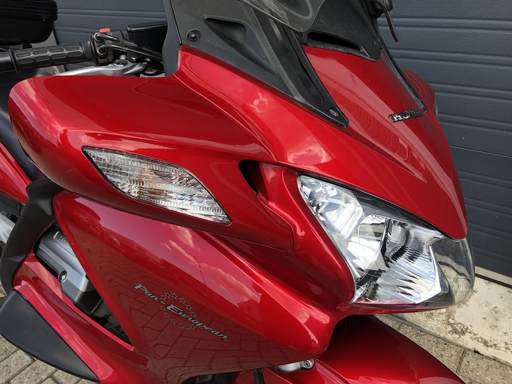 Honda ST1300 Pan European, bj 2002 met 92dkm, mooie staat! Rijklaar €3750,-