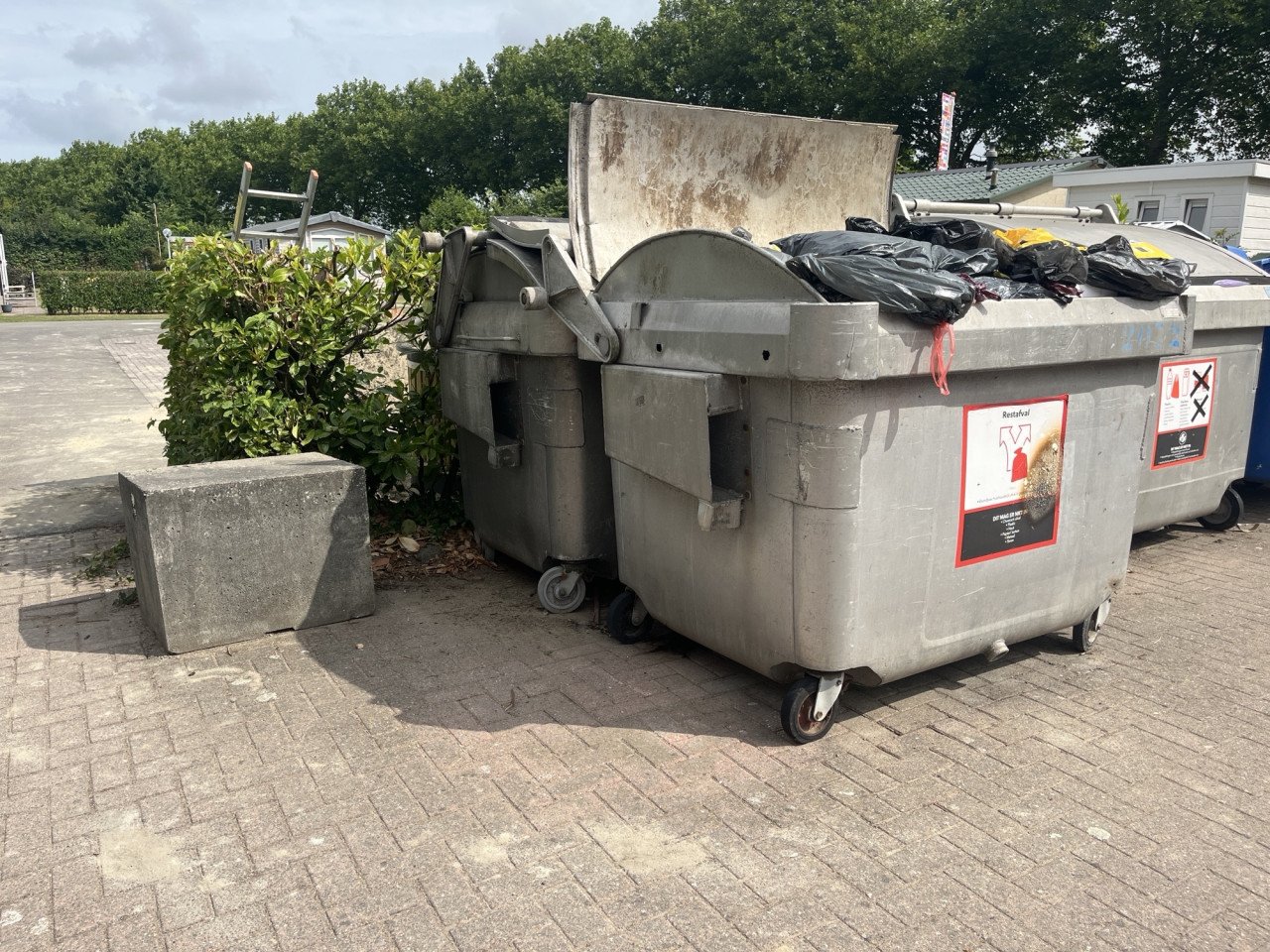 2200 liter afvalcontainers