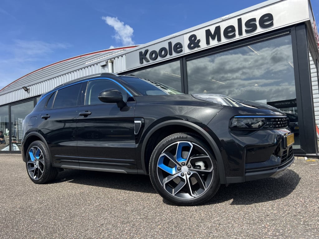 Lynk & Co 01 1.5 261pk phev plug in hybrid ,trekhaak , pano dak,car play
