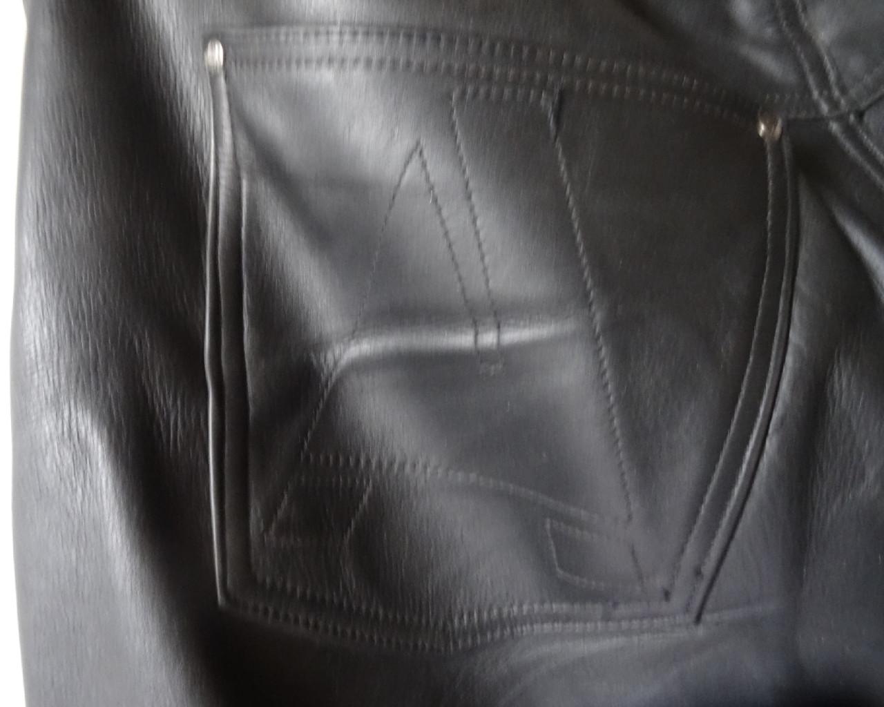 3 leren mannen of vrouwen motor broeken, maat 40.