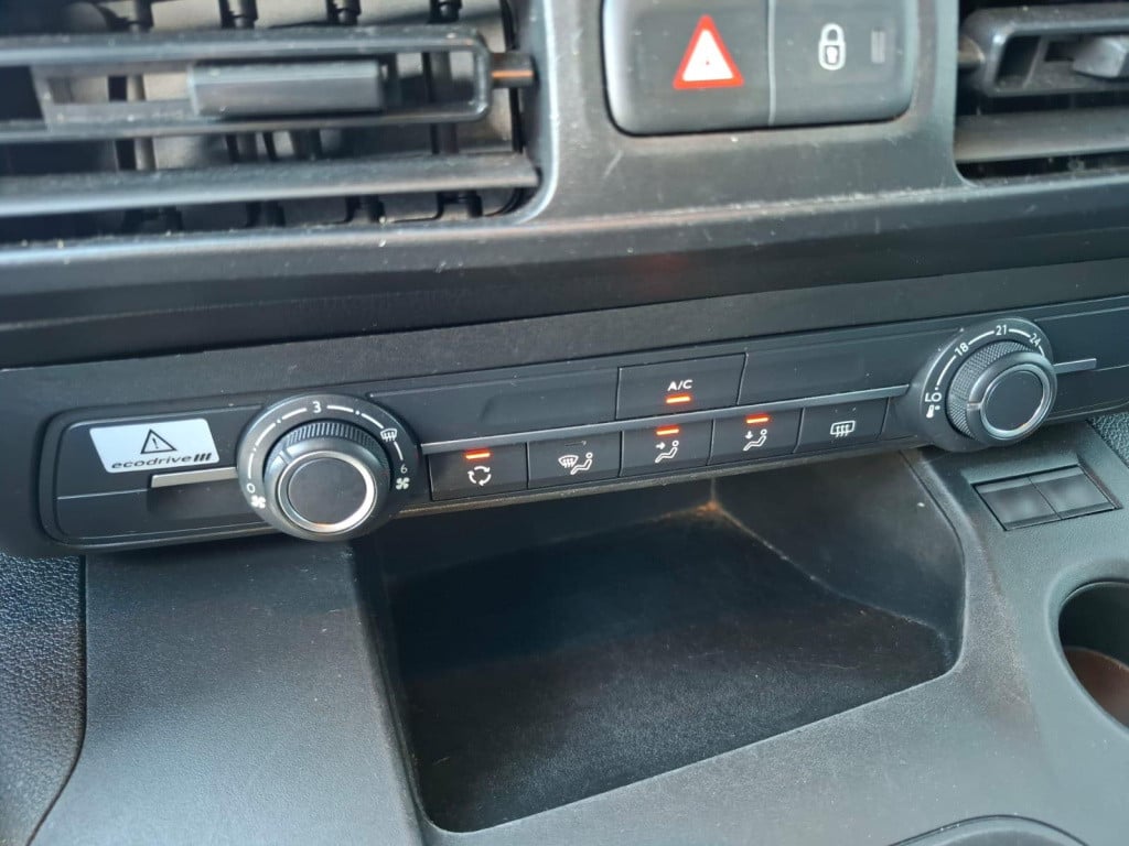 Opel Combo 1.5d l1h1 edition airco / cruise controle / navi / euro 6