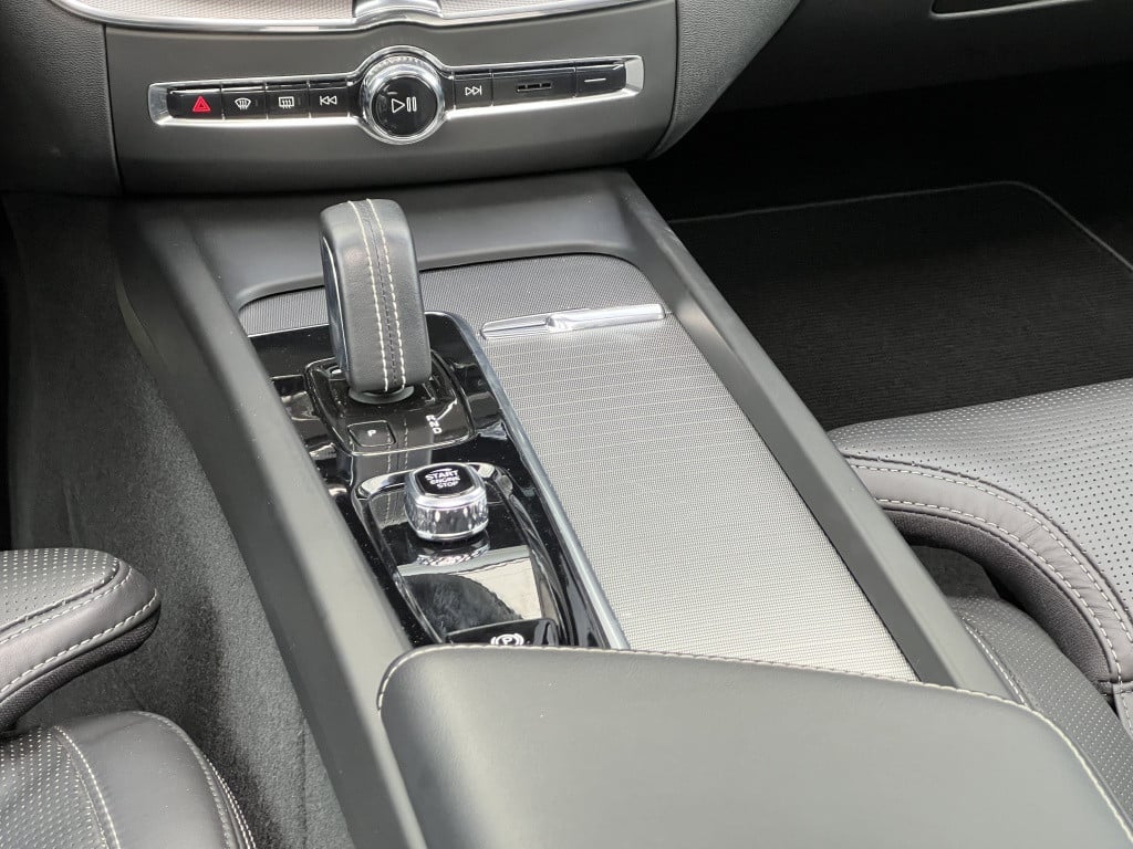 Volvo XC60 t8 455pk recharge ultra dark r-design| full options !