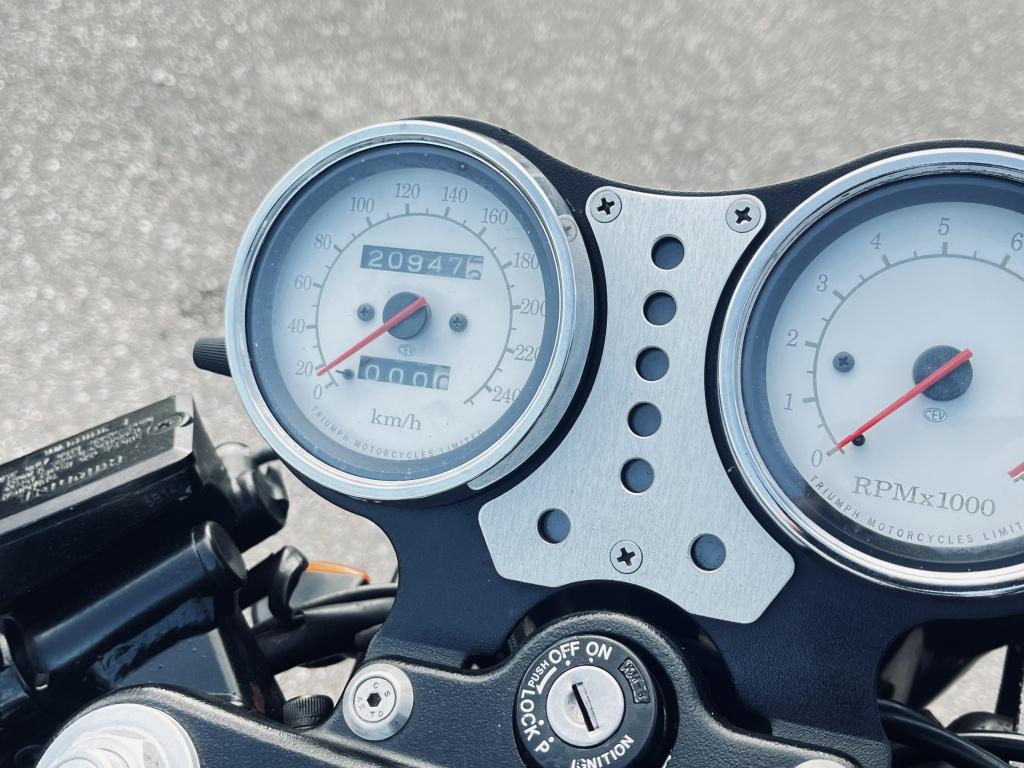 Triumph Speed Triple t300