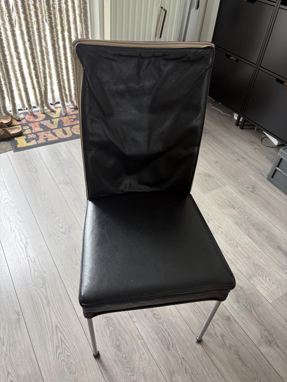 Complete eethoek, tafel met 6 lederen stoelen