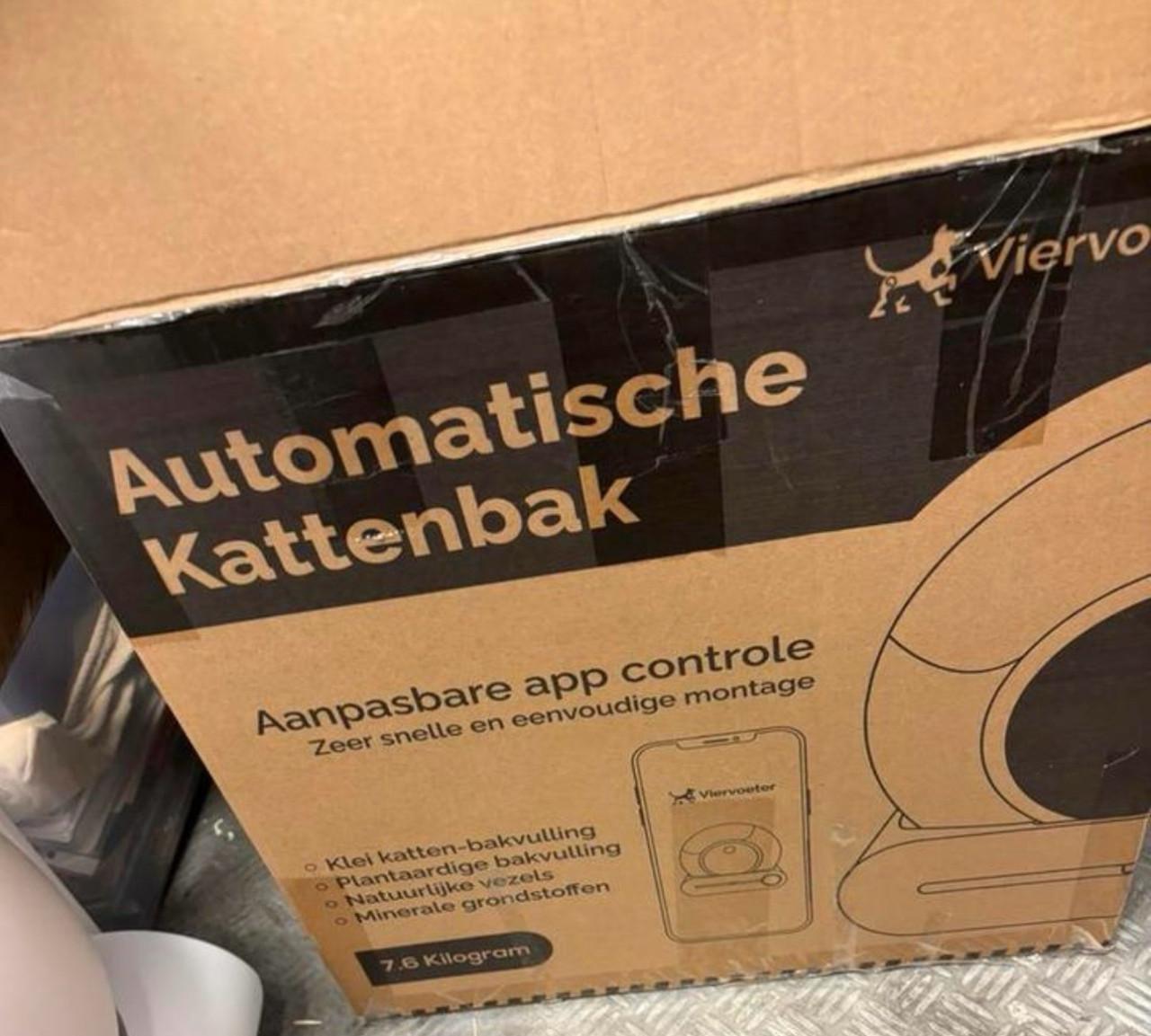 🚀 De Tesla onder de kattenbakken – automatische Viervoeter kattenbak 😸