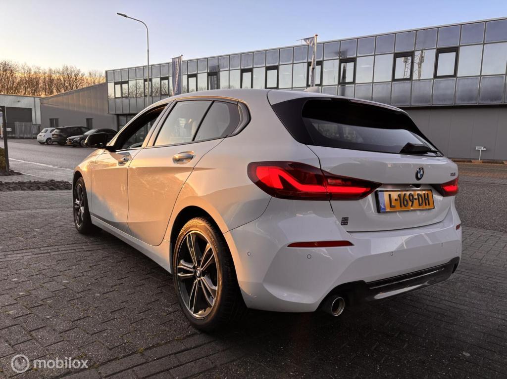 BMW 1 Serie 118i corporate lease sport navi camera