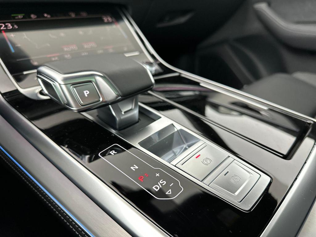 Audi Q8 pro line s (c2 pi) 55 tfsi e 290 kw / 394 pk suv