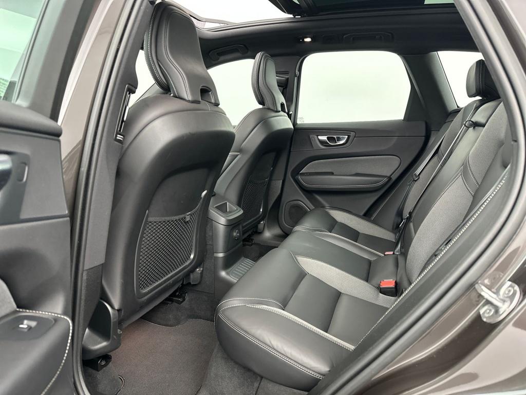 Volvo XC60 t6 398pk recharge r-design| pano| trekhaak| adap.cruise| leder| 