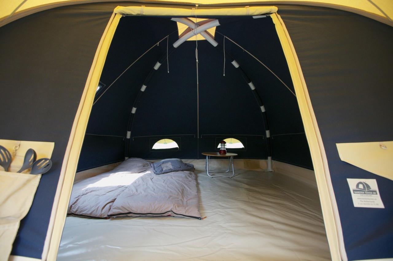 Karsten oppomptent + huifkar + complete inventaris