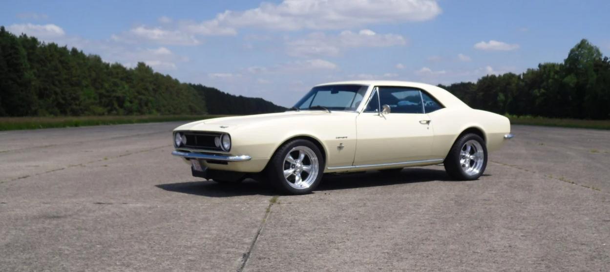 Te huur: Ford Mustang, Chevrolet Camaro en Ford F100 Pickup