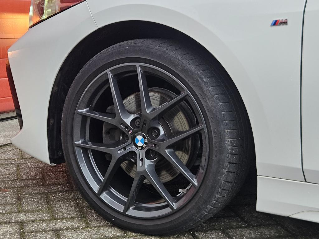 BMW 1 Serie 118i high executive m-sport | head-up | leder