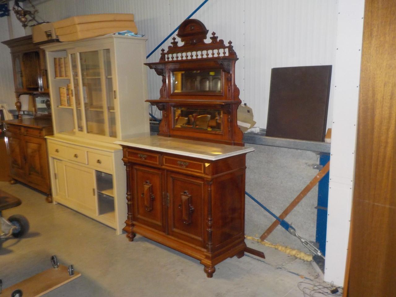 Zeer mooie kwaliteit antiek wandmeubel in zeer goede staat