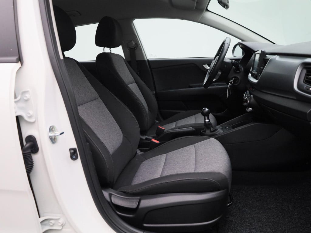 Kia Stonic 1.2 easy isg | lmv | parkeer sensoren | navigatie | camera  | bl
