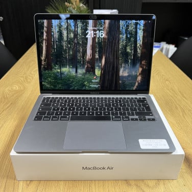 Macbook Air 13 inch 2020 i5 512 GB