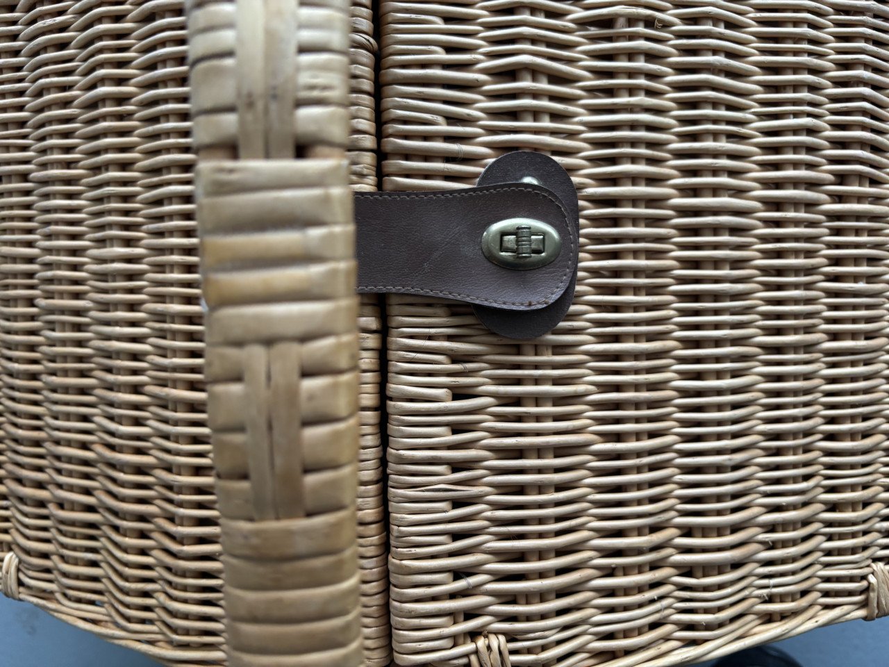 MOOIE GROTE PICKNICK MAND MET INHOUD