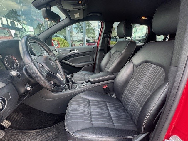 Mercedes-Benz B-Klasse 180 ambition | spiegelpakket | nightpakket | zitcomf