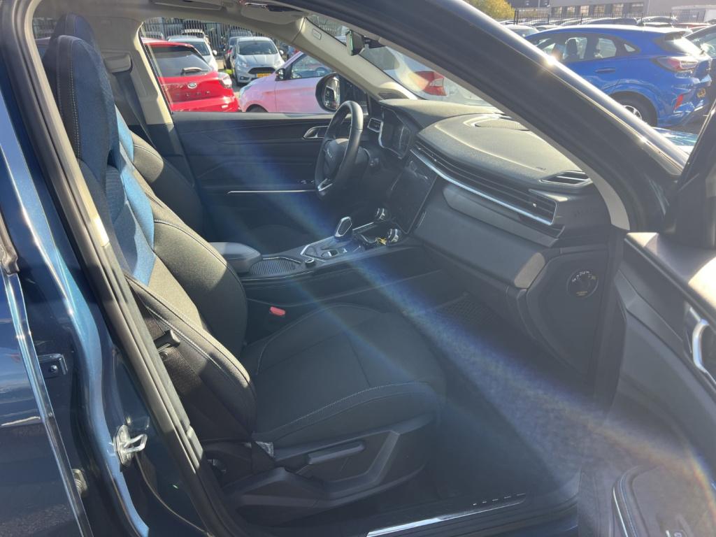 Lynk & Co 01 1.5 261pk phev , 360gr camera , pano dak , adaptive cc , car p