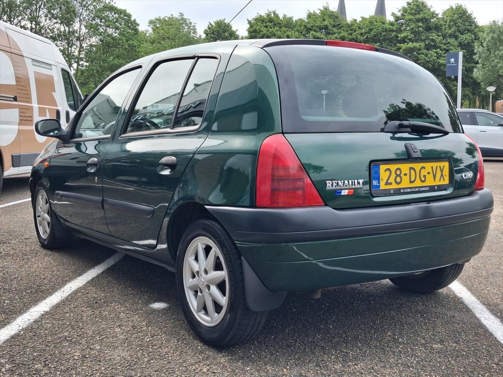 Renault Clio 1.6 rn automaat