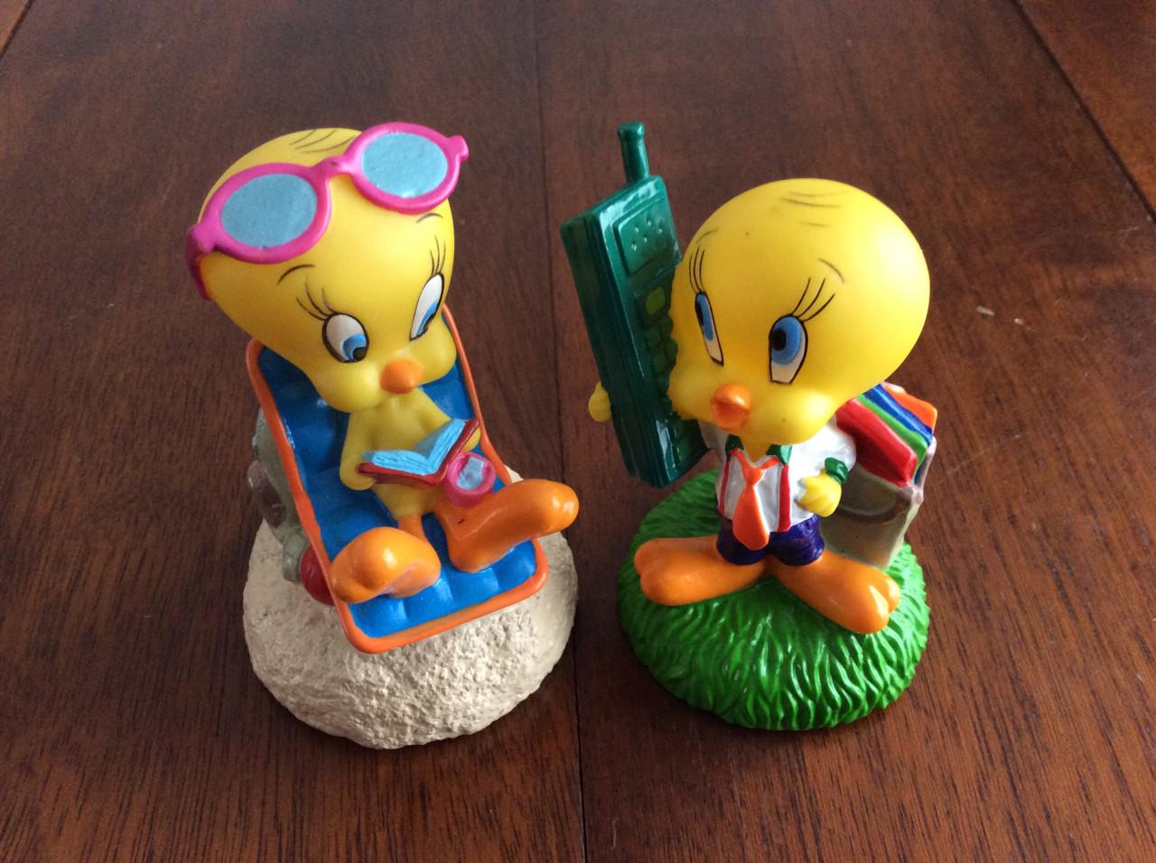 2 Tweety Candy Toppers en 4 rubber Tweety figuurtjes.