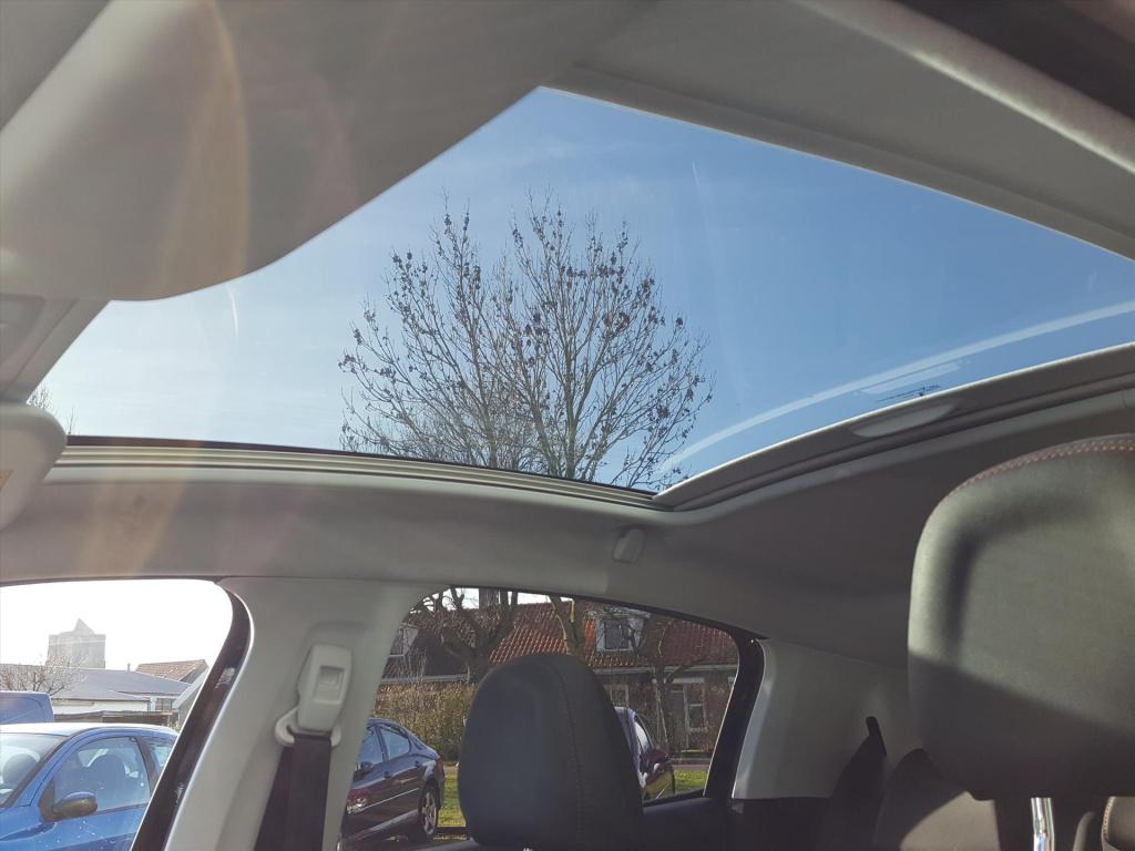 Peugeot 208 1.2 110pk gt-line apple carplay & android auto | achteruitrijca