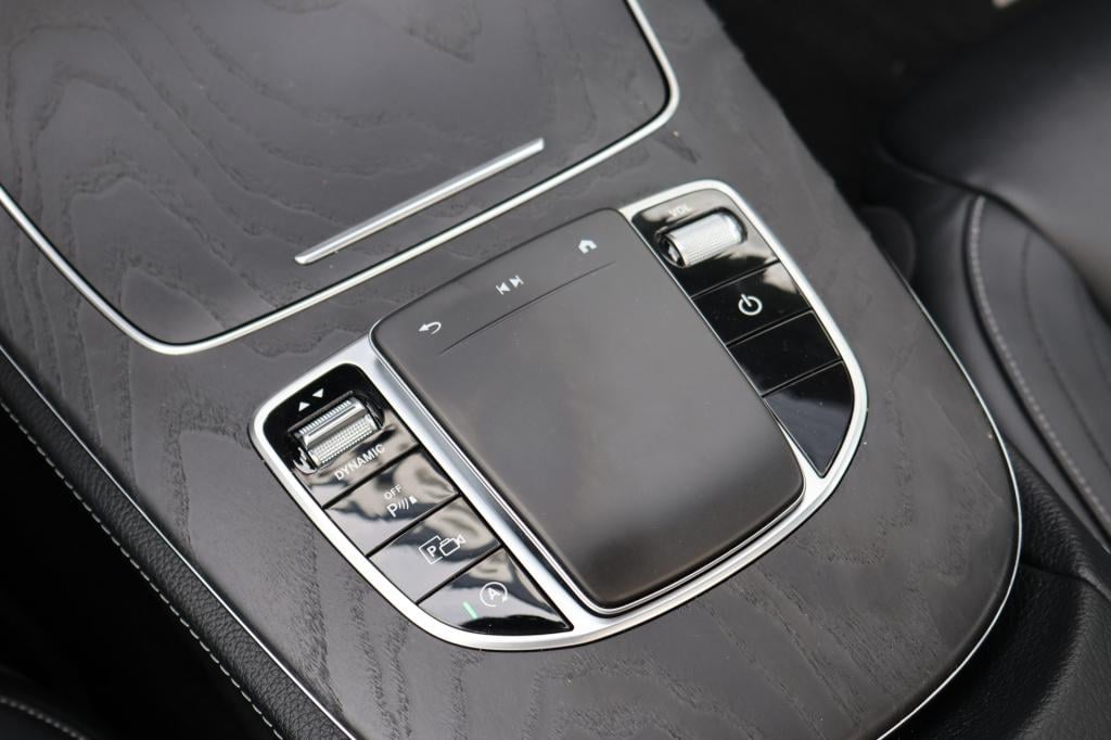 Mercedes-Benz E-Klasse 200 business solution amg l panoramadak l burmester 