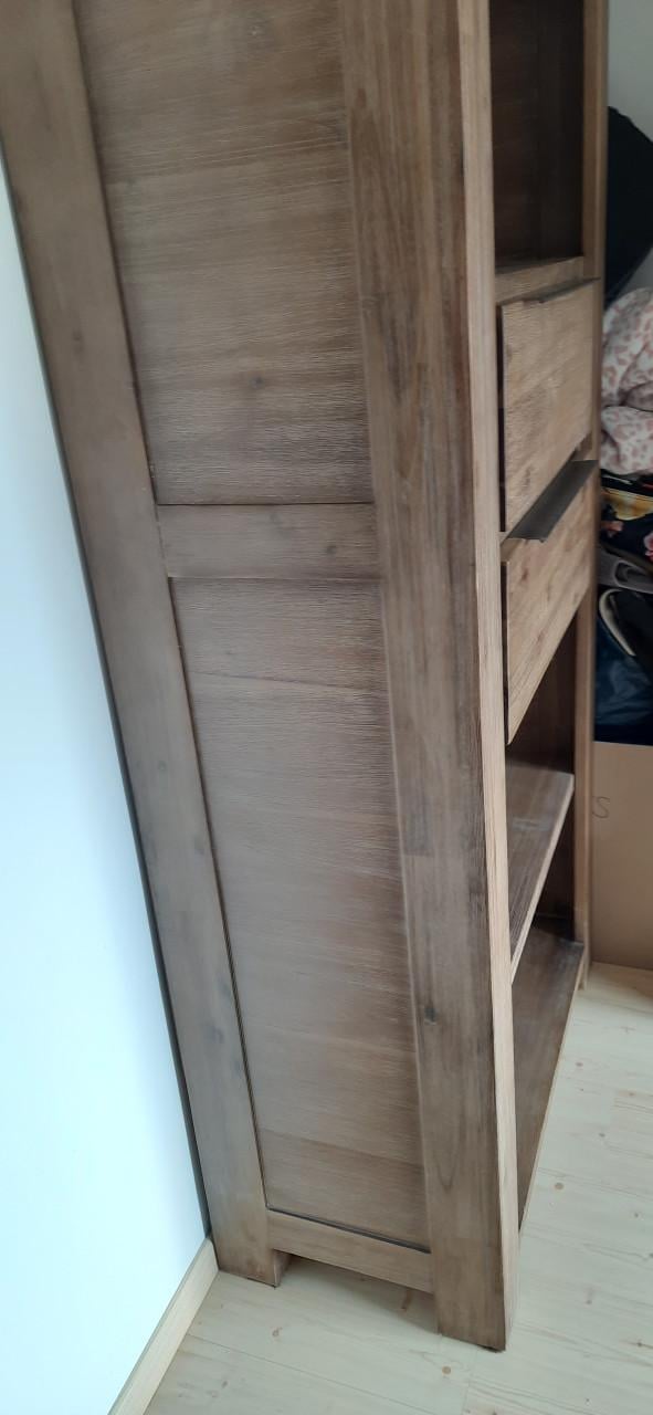 Stevige houten kast