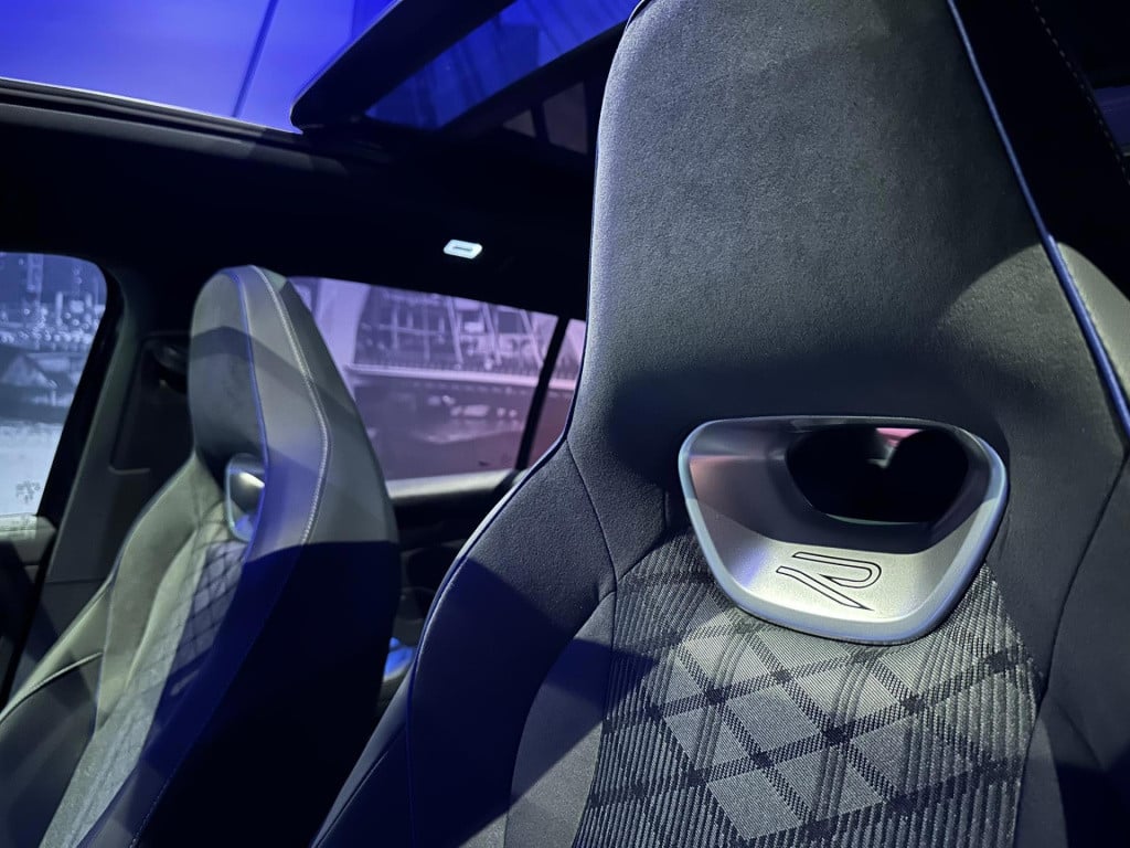 Volkswagen Tiguan 1.5 etsi r-line business *standkachel*pano*trekhaak*harma