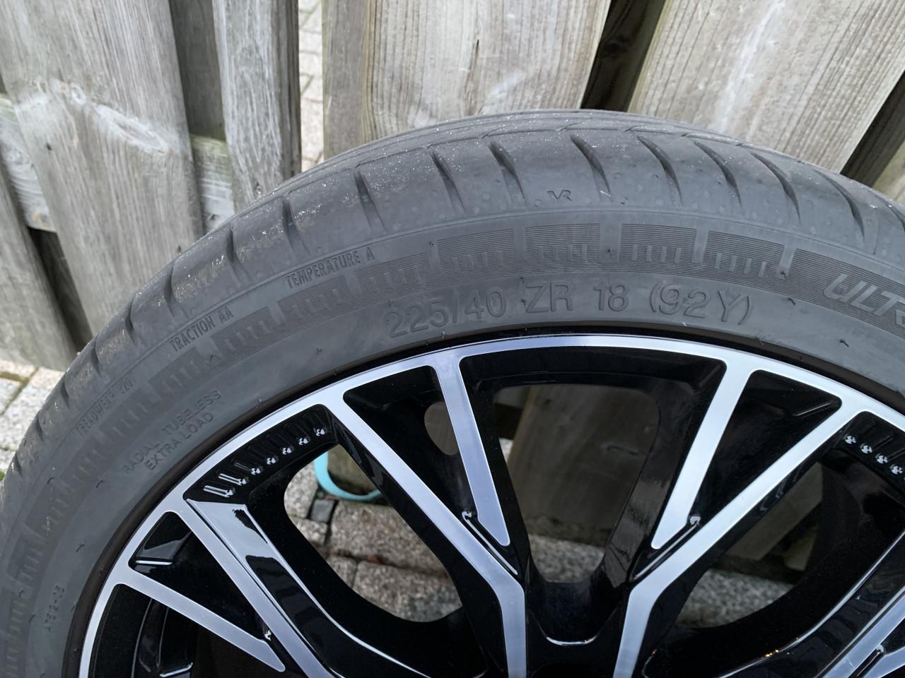 AEZ velgen met Vredestein banden