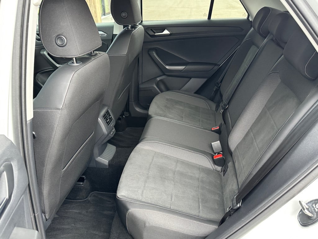 Volkswagen T-roc 1.5 tsi 150pk dsg style | trekhaak | carplay | adapt. crui