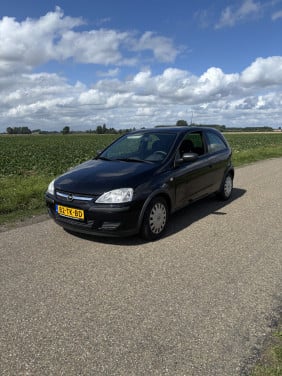 Opel corsa voljaar apk!