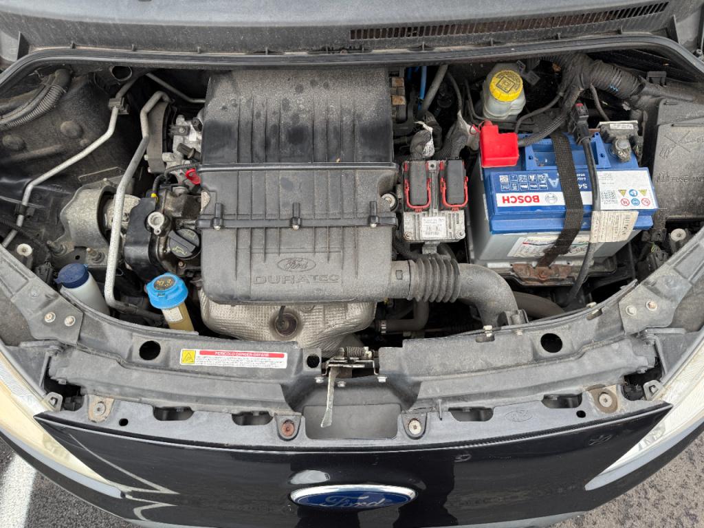 Ford KA 1.2 - titanium - airco