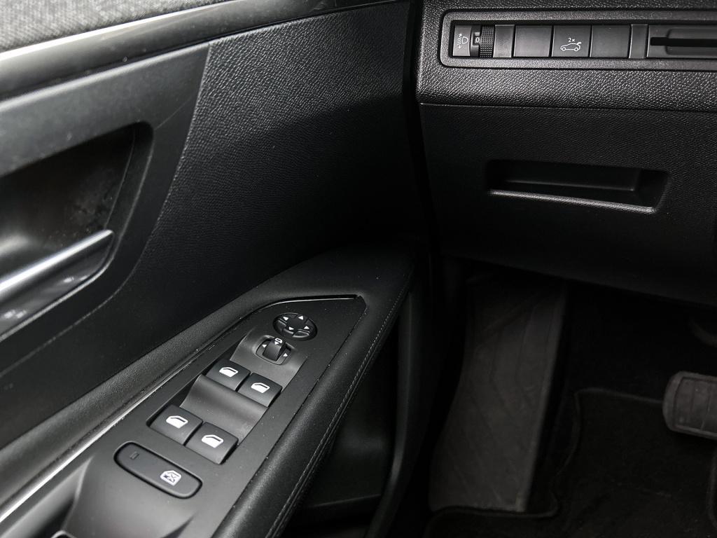 Peugeot 3008 1.2 puretech blue lease premium avantage
