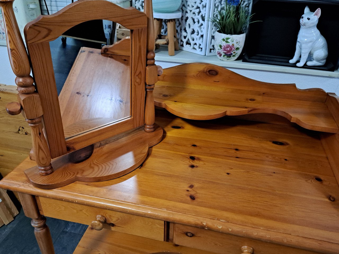 Mooie vintage, massief grenen kaptafel met opzetstuk en spiegel