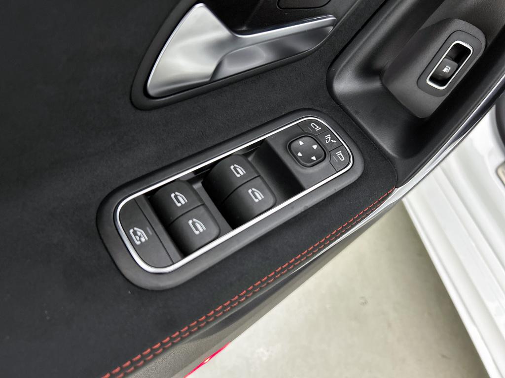 Mercedes-Benz Cla shooting brake 250 e business solution amg | nightpakket 