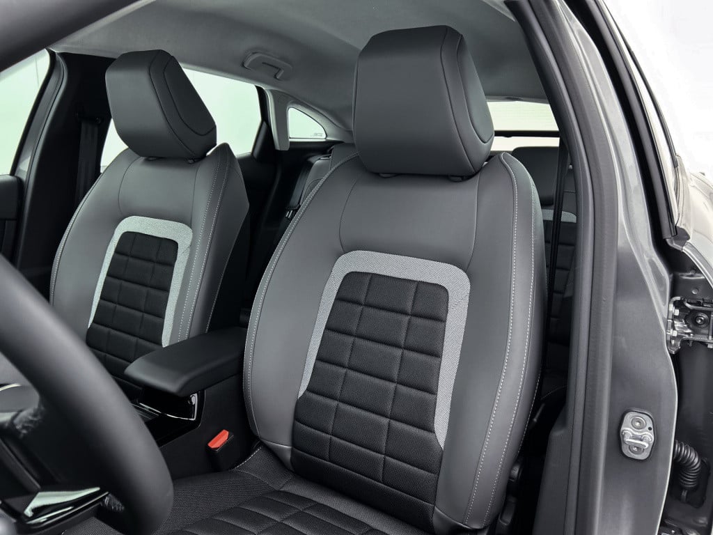 Citroen C4 hybrid 145pk automaat business private lease € 489,- pm - 48mnd 