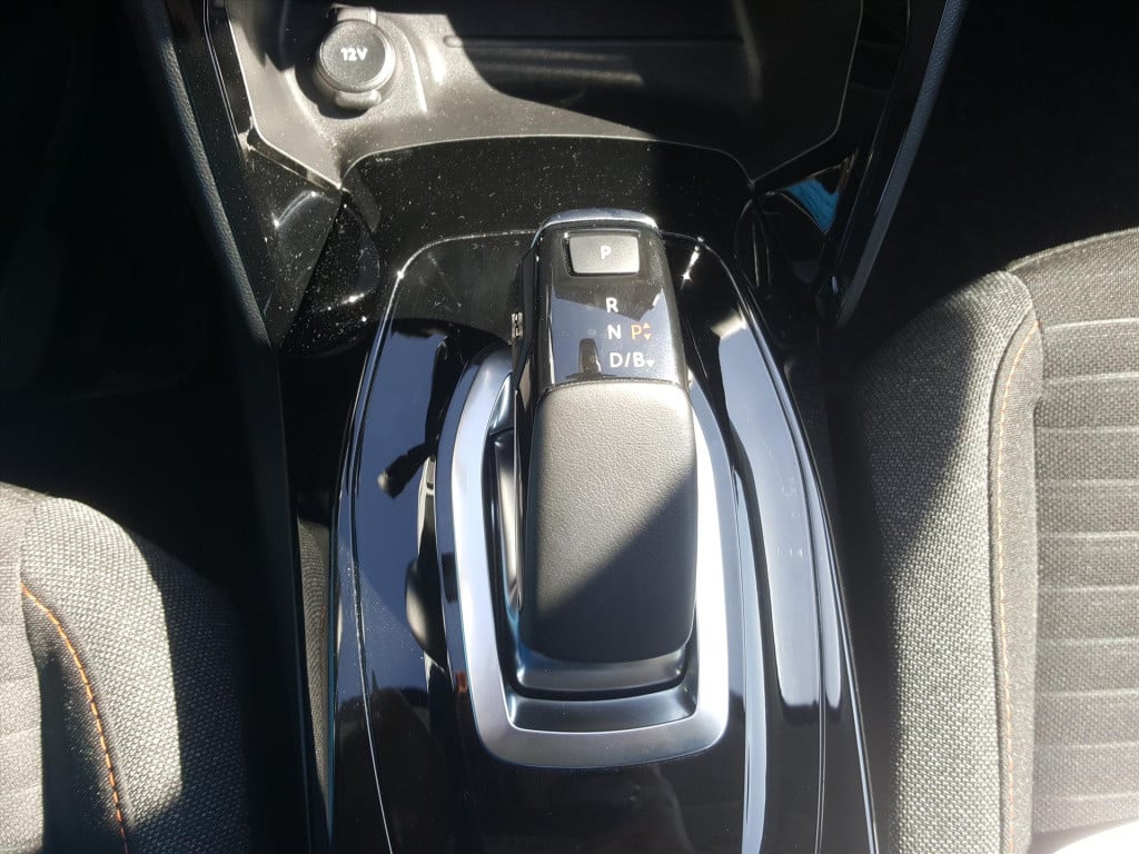 Peugeot 208 active pack 50kwh 136pk 1-fase 12% bijtelling cruise & climate 