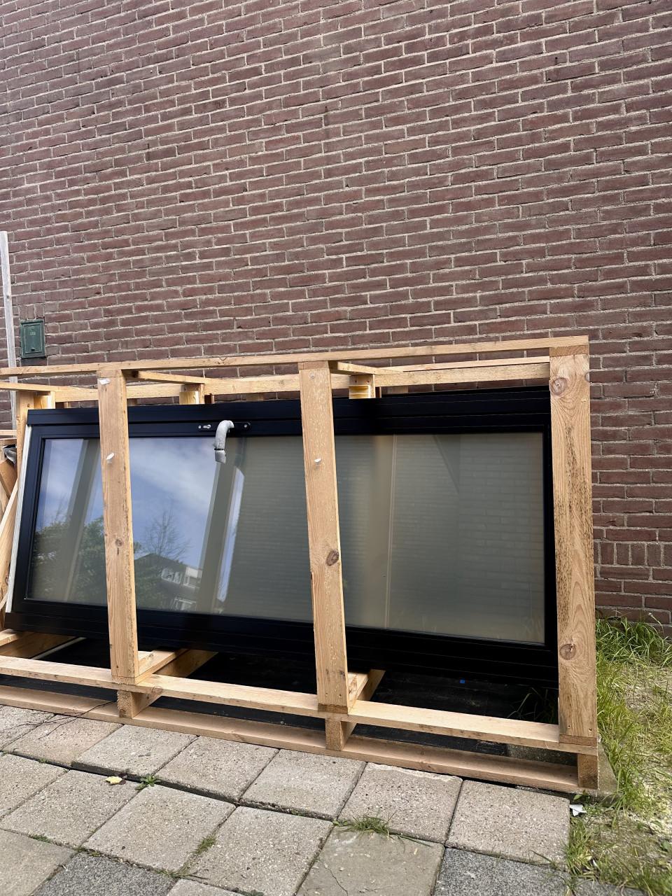 Zwarte aluminium achterdeuren | triple glas