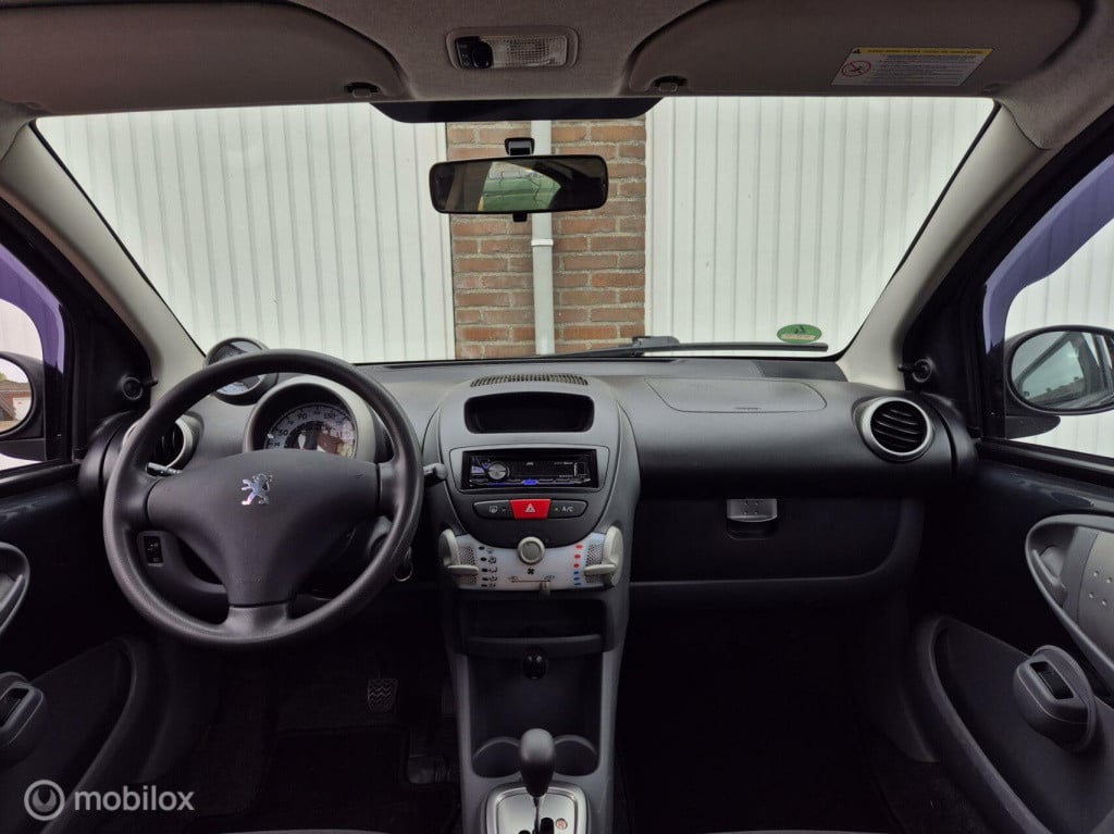 Peugeot 107 1.0 xs automaat / 5- deurs / airco / bluetooth