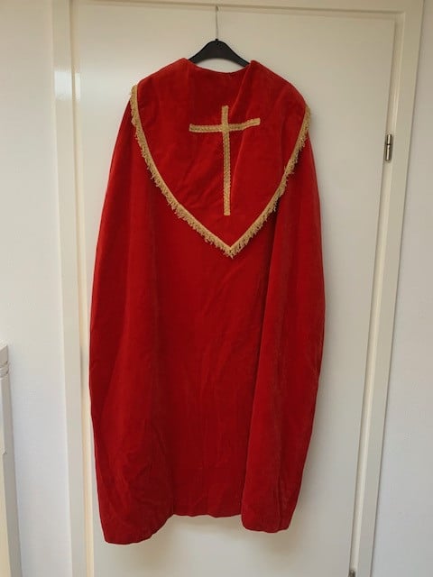 Sinterklaas en Pieten pakken