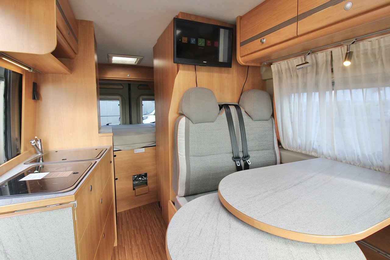 Pössl 2win plus (Vast bed, nieuwstaat, 1e eigenaar)