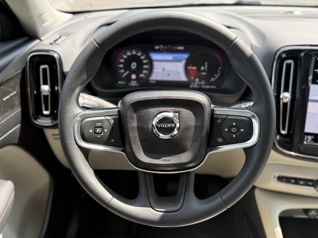 Volvo XC40 t4 211pk recharge ultimate dark| full options !!
