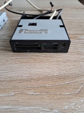 Interne cardreader usb.