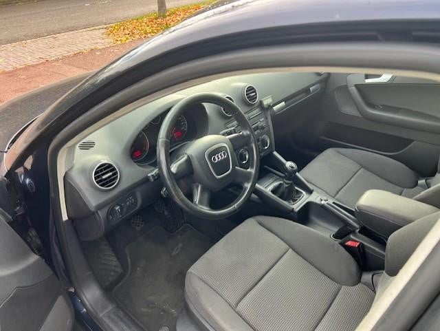 Audi A3 sportback 2.0 fsi attraction