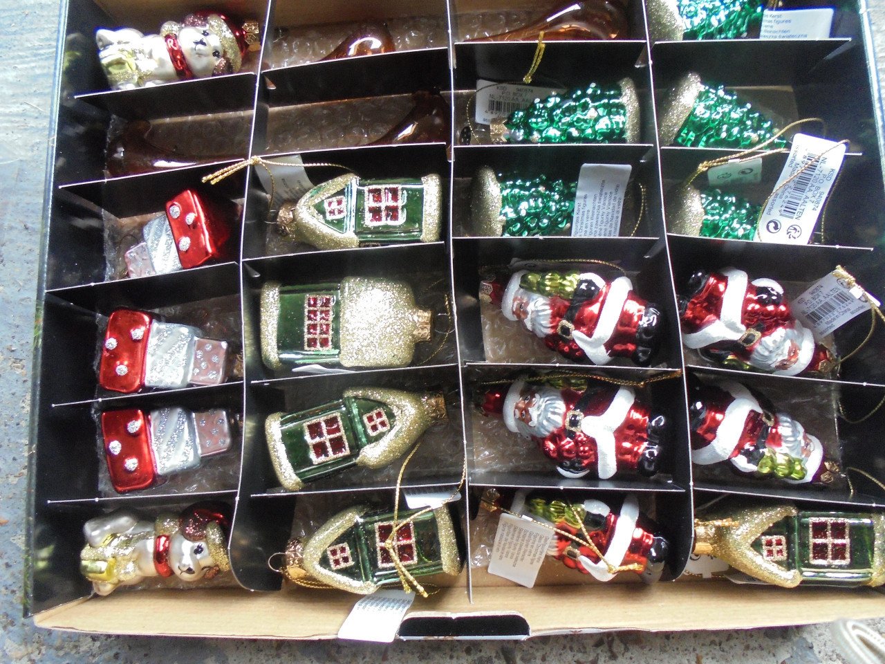 Doos met 24 stuks Kerst decoratie